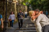 Streetfotografie mit Brautpaar in der Toscana - hier Florenz